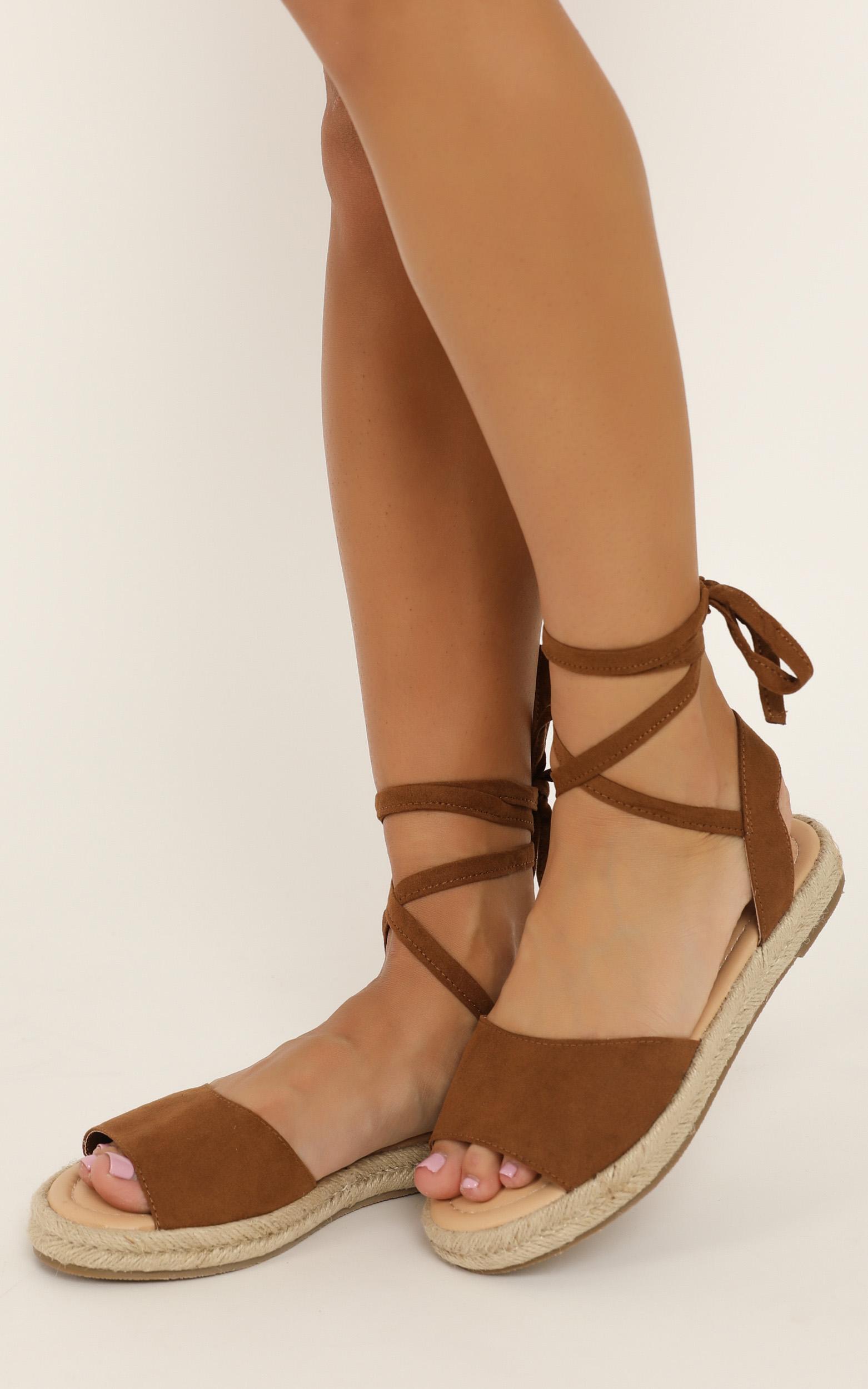 New Therapy Dauphin Womens Shoes Casual Sandals Sandals Flat