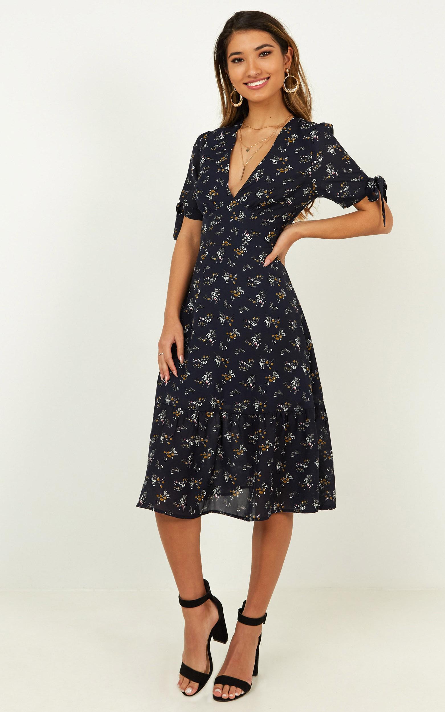 Mixing Friend Dress In Navy Floral | Showpo