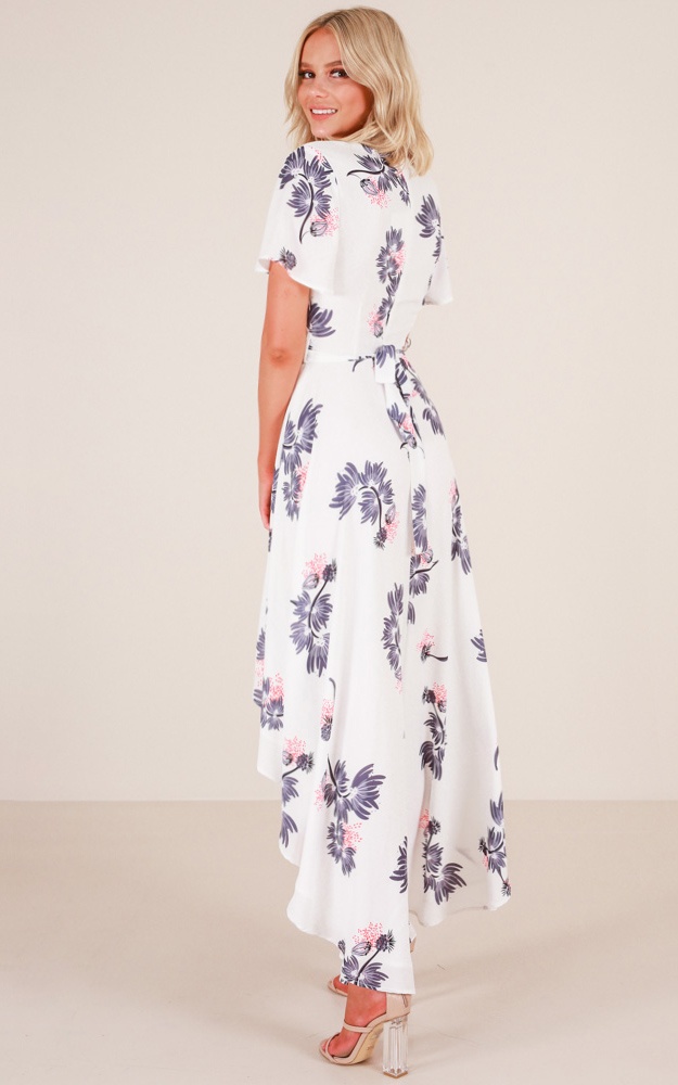 Roseville Maxi Dress In Blush Floral Showpo