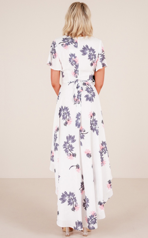 Roseville Maxi Dress In Blush Floral Showpo