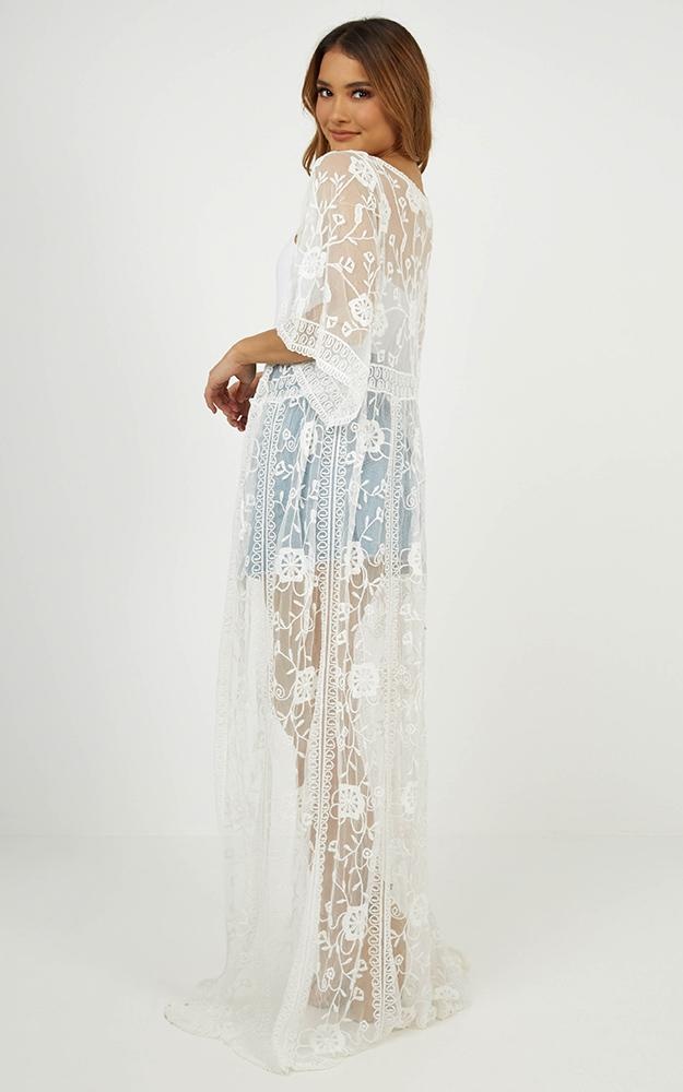 Sweet Lace Kimono in white lace One Size Showpo