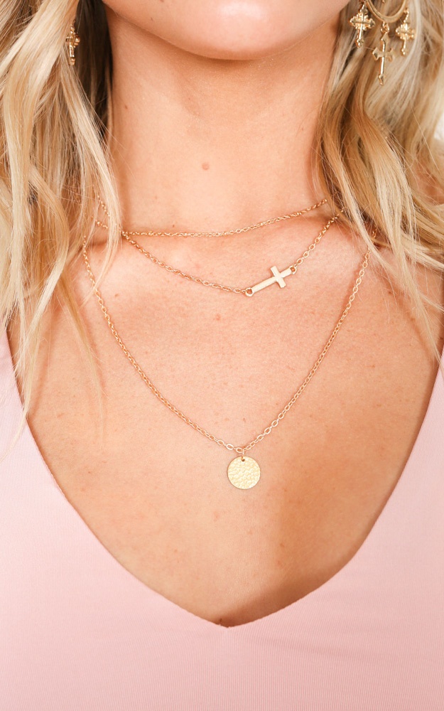 Lavish Necklace in gold | Showpo