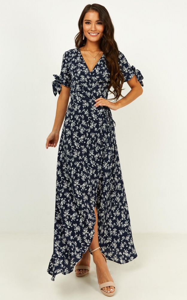 /p/i/picking_it_up_dress_in_navy_floral_tn.jpg