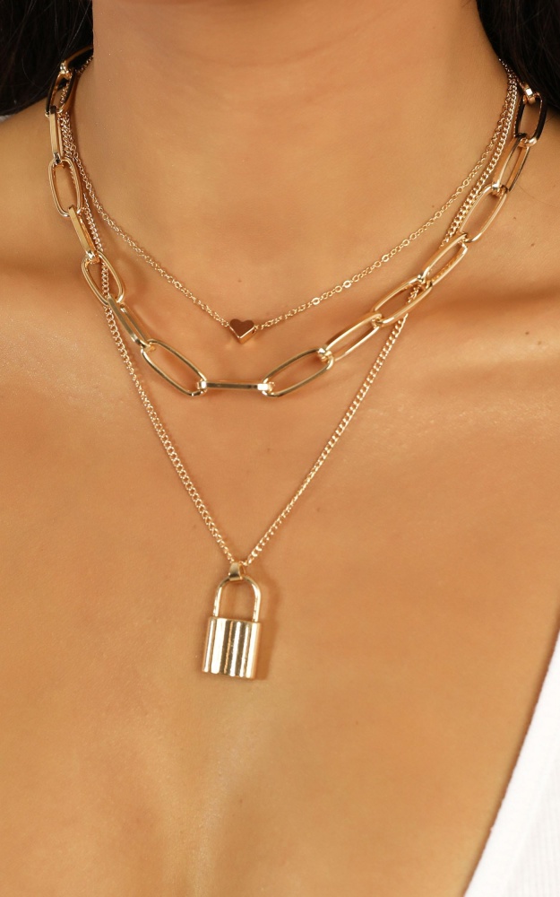 /t/n/tn_conversation_starter_layered_necklace_in_gold.jpg