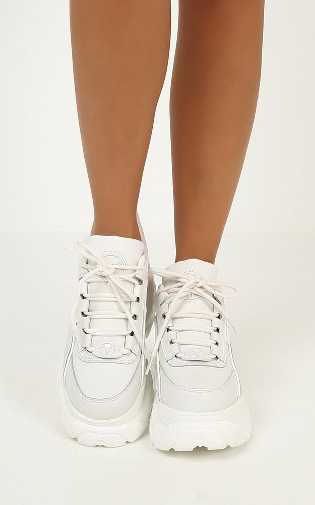 Windsor Smith - Lupe Sneakers In White Leather | Showpo